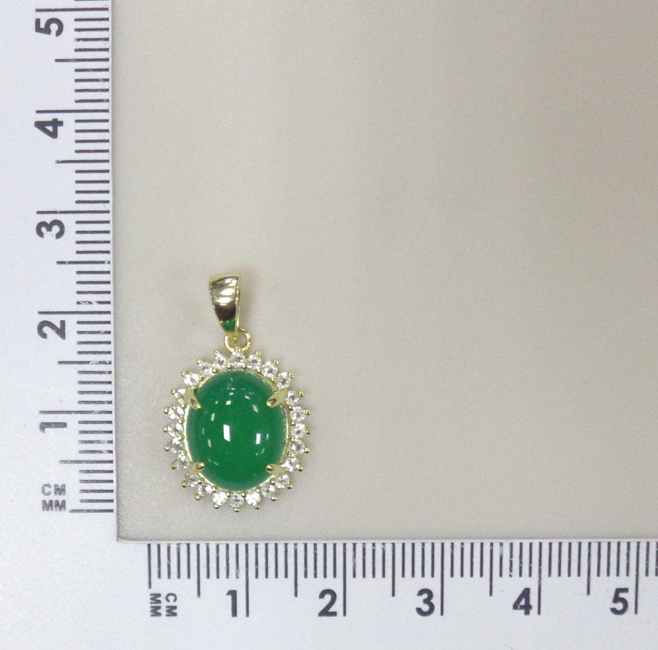 Серебряное кольцо с зеленым халцедоном